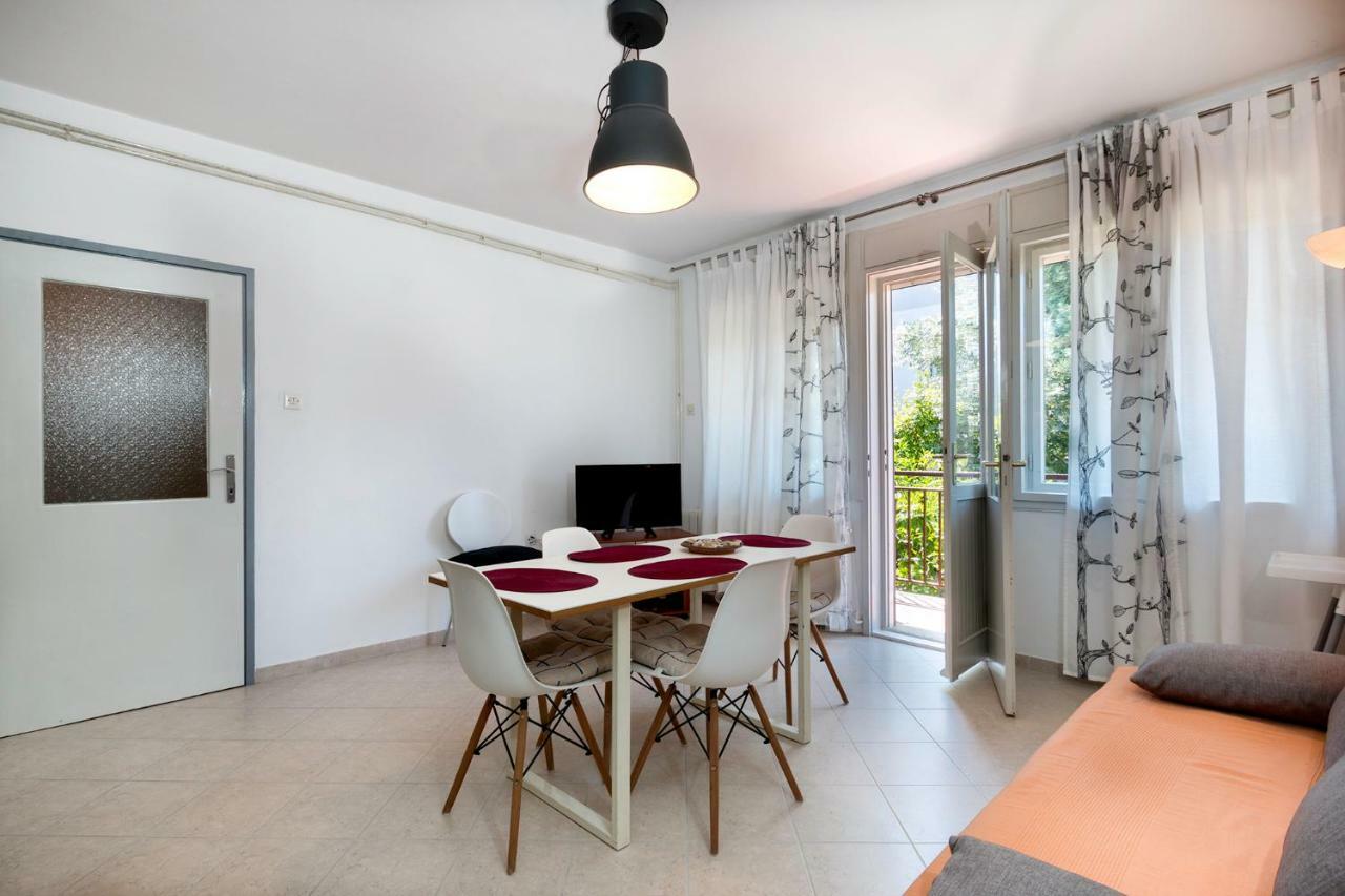 Apartments Ariana พูลา ภายนอก รูปภาพ