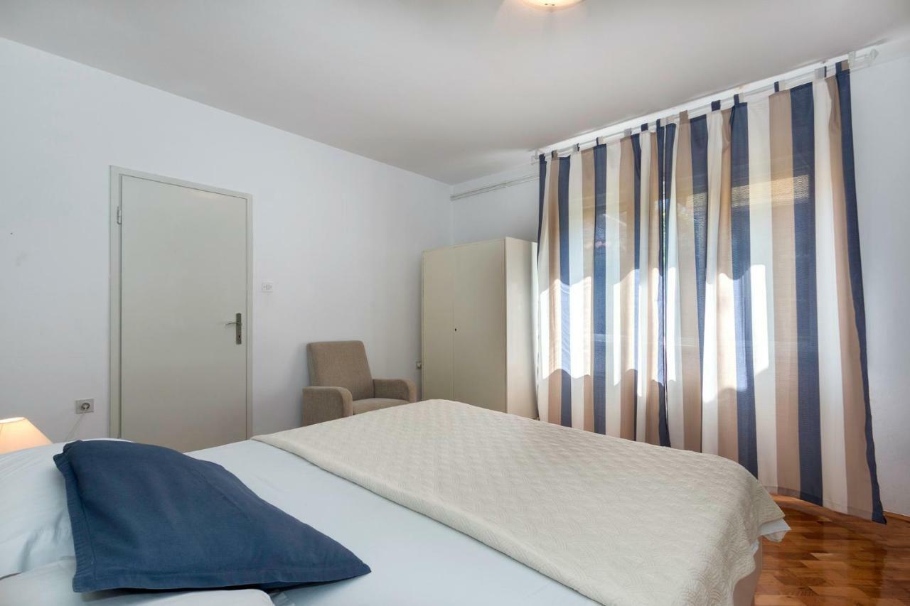 Apartments Ariana พูลา ภายนอก รูปภาพ