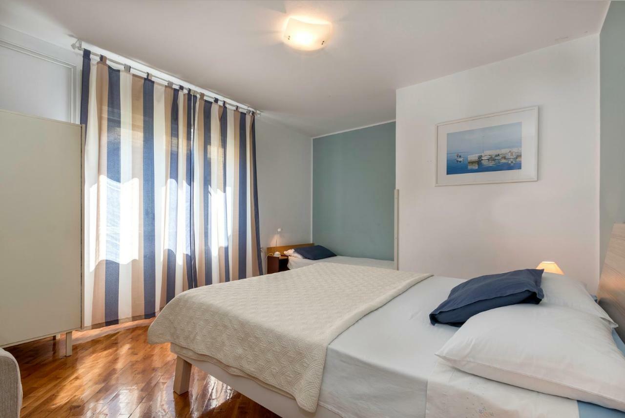 Apartments Ariana พูลา ภายนอก รูปภาพ